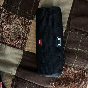 New JBL Charge 4 speaker